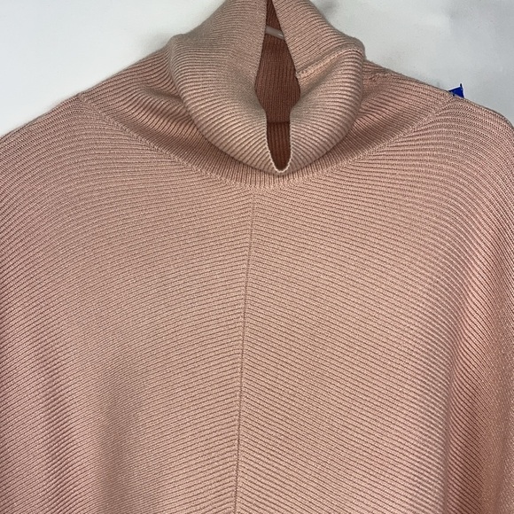 Asymmetrical oversized dolman sleeve turtleneck ribbed knit top Sz S Blush - Picture 4 of 7